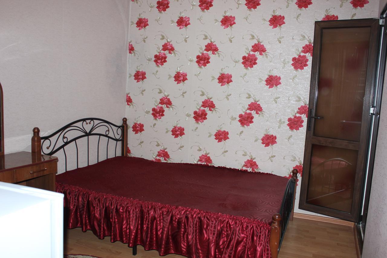 Nina Mini Hotel Gagra Exterior photo